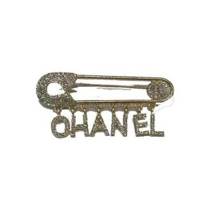 Brooches Fashion Designer Highend Sweater Suit Collar Pin Brooches for Mens Womens Inlay High Quality Crystal Rhinestone Gold Plated Penda