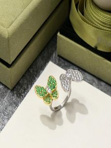 Luxury Designer Ladies Love Butterfly Rings Pendant Screw Van Ring Party Wedding Couple Gift Fashion Jewelry a52681004