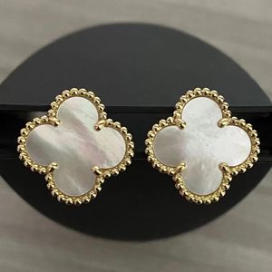 Brincos de garanhão de luxo designer Brinco trevo pérola MotherofPearl 18K banhado a ouro Ágata anel de orelha Dia das Mães festa de casamento presente je