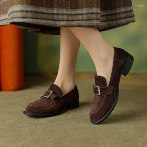 Отсуть обувь Spring Women Loafers Sheep Soede Leather для круглых ног кусочка насоса на каблуках.