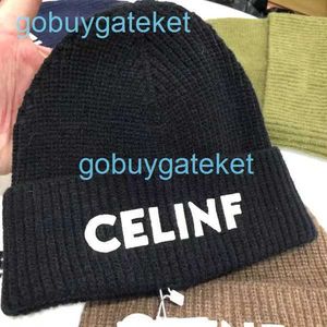 Grande Autumn/Winter Knitt Brand Hat Designer Beanie/Skull Caps empilhados baotou letra lã com nervuras 448V
