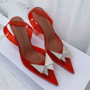 럭셔리 드레스 슈즈 섹시한 여자 브랜드 신발 디자이너 투명 활 크리스탈 다이아몬드 버튼 장식 신발 고품질 여성 샌들