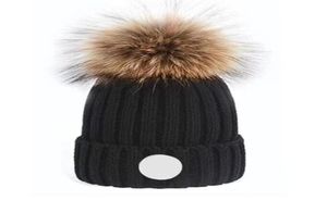 女性用の大人の厚い温かい冬の帽子ソフトストレッチケーブルニットポンポムポンズビーニーハットレディーススカリー