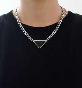 män halsband rostfritt stål bling ut hiphop smycken kvinna triangel hänge halsband p brev designers varumärke smycken mode f5324304