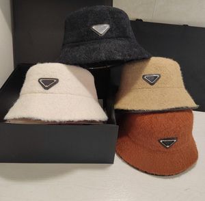 Triangle Winter Women039S Luxury Designer Stingy Brim Hats Cashmere Bucket Hat Fashionable Wool Metal Triangle Autumn Fisherman5370016