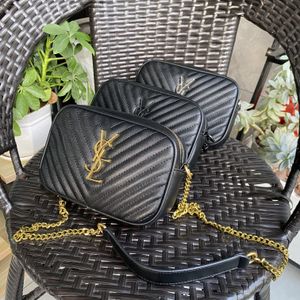 Toppkvalitetsdesignväskor Lou kamerapåse i quiltade läder lyxiga handväskor med en justerbar läderrem axelväska crossbody bas kvinnor
