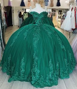 Quinceanera klänningar mörkgrön part prom bollklänning utanför axeln ärmlös ny anpassad blixtlås plus storlek snörning applikation tyll båge