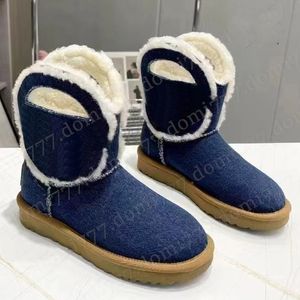 ファッションデザイナーの女性雪のブーツ暖かい足首ブーツ冬用の綿の生地の靴