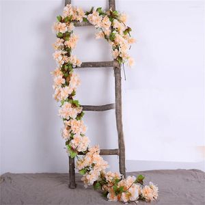 Flores decorativas A flor de cerejeira simulada Rattan não precisa cuidar de uma pausa fácil.