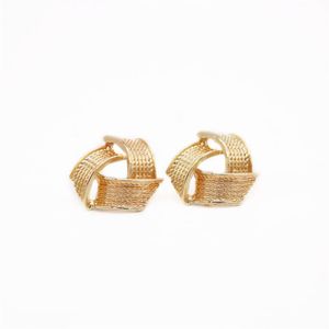 Klassisk enkel bred stil design Miljöskydd Zinklegering Material Stud Advanced Sense Temperament Earring Lämplig för2751