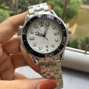 Üst Lüks Erkekler Sea Master Sports Saat 2813 Otomatik Mekanik Moda İskelet Dalış 300 İzle 42mm Aydınlık Seramik Paslanmaz Çelik Su Geçirmez Denizatı AAA