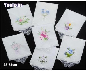 3st lyxiga bomullskvinnor Hankies broderade spetsblomma Hanky ​​Floral Random Color Cloth Ladies Handkakor Tyger T2006183024219