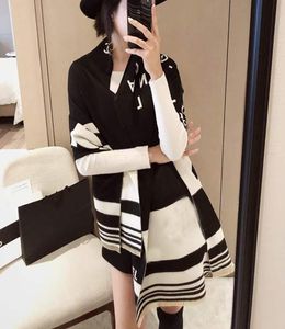 2022 luxury doublesided letter c scarf women winter warm cashmere shawl scarf printed soft thin blanket holiday gift1901966