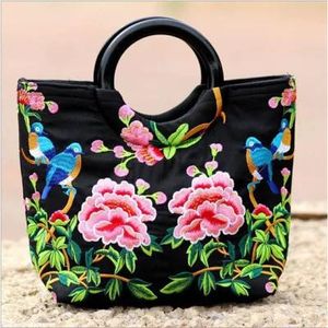 Bags Hot Vintage embroidery women traveller handbags!Nice floral embroidered lady Casual totes Top versatile canvas Day clutches bags