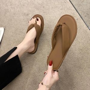 Slippers Rose Rose Soft Sole Flip Flip Flip 2024 Summer Beach Nonfled Cloud Women Women Gross Platform Clip dedo do banheiro Slides