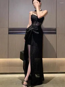 Abiti casual Donne francesi Black Black Elegante abito lungo a divisione Long Dress a spalline Fashi