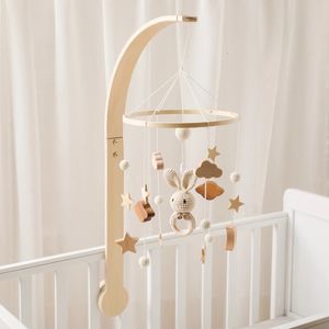 Baby Wood Bed Bell Bracket Rattle Toys 0-12 månader Född musiklåda Bell Bell Hanging Toys Holder Bracket Spädbarn Crib Boy Toys 231225