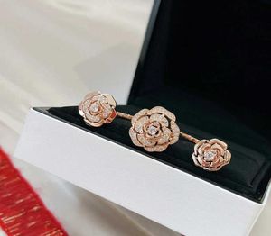 2022 New Fashion Party Pure 925 Sterling Jewelry Women Rose Gold 3 Flower Cuff Adjustable Rings Wedding Jewelry Luxury Brand1908312