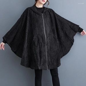 Kadın Ceketleri Sonbahar Kış Siyah Kapşonlu Kadife Pançolar ve Capes Kadın Fermuarı Gevşek Batwing Sleeve Asimetrik Palto Dış Giyim