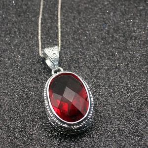 Pendant Necklaces Hermosa Amazing Oval Shiny Blood Red Garnet Silver Color For Women Charms Chain Necklace 20 Inch2970