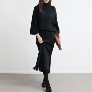 Abiti da lavoro 2023 Autunno Inverno Collo alto Maglione di cashmere Versione coreana della gonna con nappe larghe Abito da donna in maglia a due pezzi