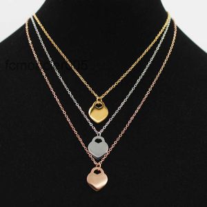 Classic New Style Stainless Steel Fashion t Necklace Jewelry Heart-shaped Pendant Love Necklaces for Women's Party Wedding Gifts Wholesale Z94S