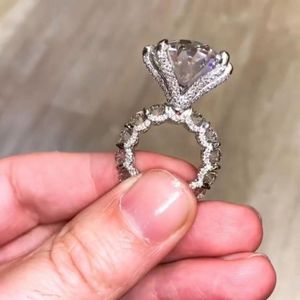 Classic Six Claw Big Diamond Ring Vintage Jewelry 925 Sterling Silver White Topaz Oval Cut CZ Gemstones Eternity Women Wedding Ban8063339