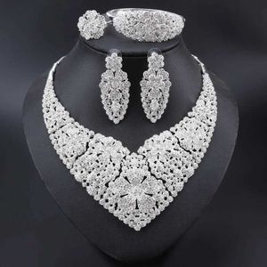 Kolye Kolyeler Moda Yüksek Kaliteli Dubai Gümüş Kaplama Takı Setleri Kostüm Tasarım Markası Kadın Anma Partisi Hediye Afrika Boncukları Jewelryl23125