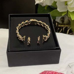 Designer bracelet Fried Dough Twists bracelet women's medieval hollow opening bracelet embossed fashion trend bracelet necklace set