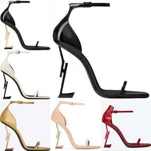 10a Top Designer Womens Dress Shoes High Heels Luxury Metal Red Buckle Sandals Leather Wedding Party