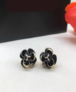 Luxur Designer Black Flower Earrings Ladies Elegant Simple Earrings Aretes for Women Party Jewelry High Quality With Box7534801