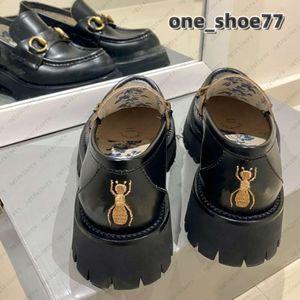 Lüks Tasarımcı Arı Loafers Küçük Deri Ayakkabı Platformu ile Sonbahar Ünlü Kadın Elbise Ayakkabı Bayanlar Yüksek Kalite