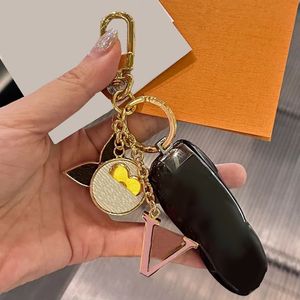 Toppkvalitetsdesigner Keychain Classic Fashion Purse Pendant Car Chain Charm Bag Keyring Luxury Classic Mens Womens Letter Gold Buckle Accessories