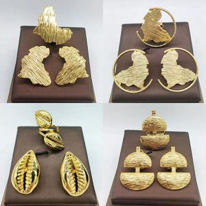 Halskette Ohrringe Set ym Dubai Golden Schmuck 18K Gold plattiert und Ringe für Frauen Hochzeit Braut Arabisch Nigerianische Schmuckzubehör