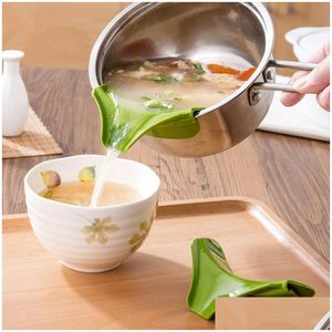 Andra köksverktyg Sile Liquid Tratt Anti-spill Drain Slip on Pour Soup Spout Pots Pans Bowls Burkar Funles Gadget JY0898 Drop Deli Dhirg