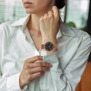 Wristwatches Watch For Women 2023 Fashion Casual Leather Belt Watches Simple Ladies Dial Quartz Clock Dress