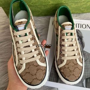 أحذية المصممين تنس 1977S Sneakers Canvas غير الرسمي للنساء الفاخرة للرجال المسطحة الحذاء التطريز عالية ومنخفض حجم التنفس 35-46