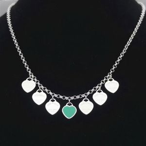 Parhalsband Kvinnor Seven Heart rostfritt stål Blå grön rosa röda hängande gåvor för kvinnans tillbehör hela246f