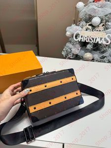 Tasarımcı Tapı Yumuşak Bagaj Omuz Çantası Perçin Kutusu Çanta Erkekler Crossbody Messenger çanta Yüksek kaliteli deri harfler lüks çanta çantası cüzdan erkek sırt çantası kadınlar