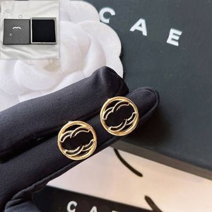 Earrings Brand Designer Stud Earrings Simple Design Classic Style Charm Earrings Spring New Romantic Love Gift Earrings Gold Plated Luxury Jewelry Stud