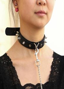 Girocolli Sexy Rivetto Collare in pelle PU Catena di piombo Corda da traino Campana Girocollo Costume schiavo BDSM Bondage Collana Archetto da collo Sesso Punk Goth8427717