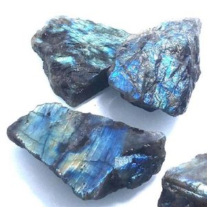 Natürlicher roher Labradorit-Trommelstein, raue Quarzkristalle, Reiki-Mineralenergiestein für Heilkristallstein229r