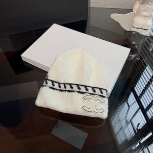 Caps Beanie/Kafatası Kapakları Kanal Markası Balıkçı Şapka Örme Mektup Yabancı Bayanlar ve Erkekler Zarif Erkekler Beanie Beyaz Mink Şapka Mektubu Knitt