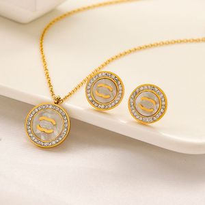 Luxury Designer Fashion Necklace Choker Chain 925 Silver Plated 18K Gold Plated Stainless Steel Brand Letter Pendant Necklaces For Women Jewelry Love Gifts C2019