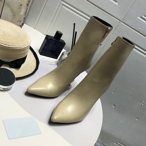 Дизайнерские женские сапоги, сексуальные туфли-лодочки с острым носком, стиль губной помады, 11 см, металлические буквы, высокие каблуки, короткие ботильоны, женские роскошные кожаные туфли для свадебной вечеринки