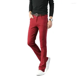 Jeans da uomo Micro Flare Pantaloni casual elasticizzati stile coreano Vino rosso Biker