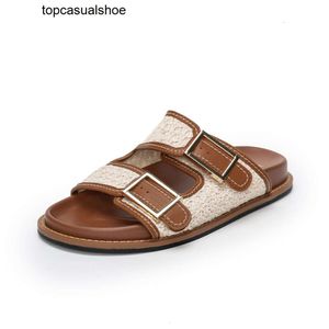 Fendyity dubbel platt tofflor kvinnor rem designer spänne känner raffia vävd glider fotbädd slip på halm toffel damer sandal lyx varumärke strand pool skor 2024 summa