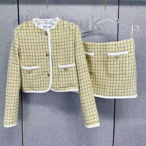 Dwuczęściowa marka projektantów 2023 Autumn New Celebrity Style Yellow Grey Plaid Weving Modny zestaw dla kobiet Fab6