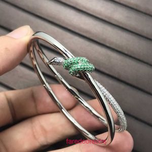 Tifanismo popular pulseira de designer de luxo T família pulseira nó novo produto incrustado com diamante verde V ouro design de moda avançado pers com caixa original