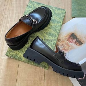 Luxury Designer Bee Loafers Shoe Autumn Celebrity With Bee Small Leather Shoes Platform Platform Women's Shoes Dress Shoe Ladies Högkvalitativ äkta läder 03